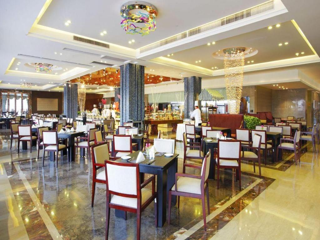Eurasia Convention International Hotel Wuhan Luaran gambar