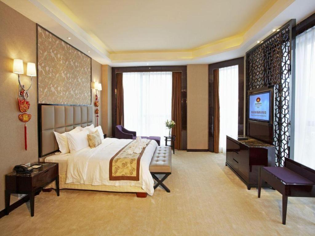 Eurasia Convention International Hotel Wuhan Luaran gambar