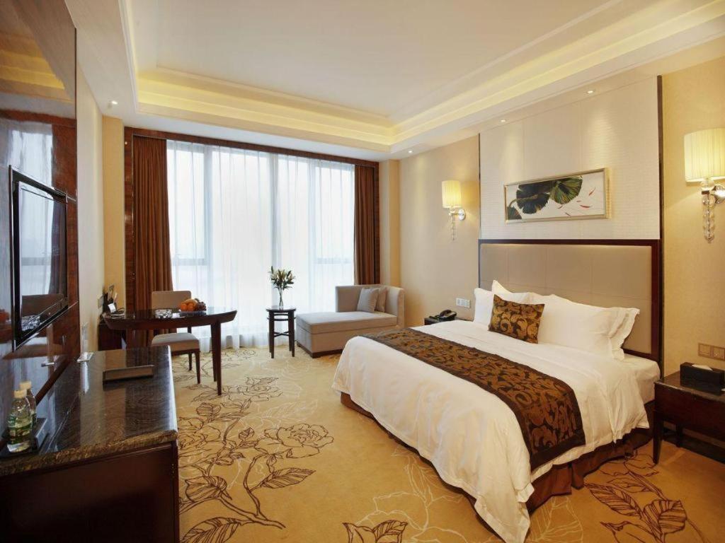 Eurasia Convention International Hotel Wuhan Luaran gambar