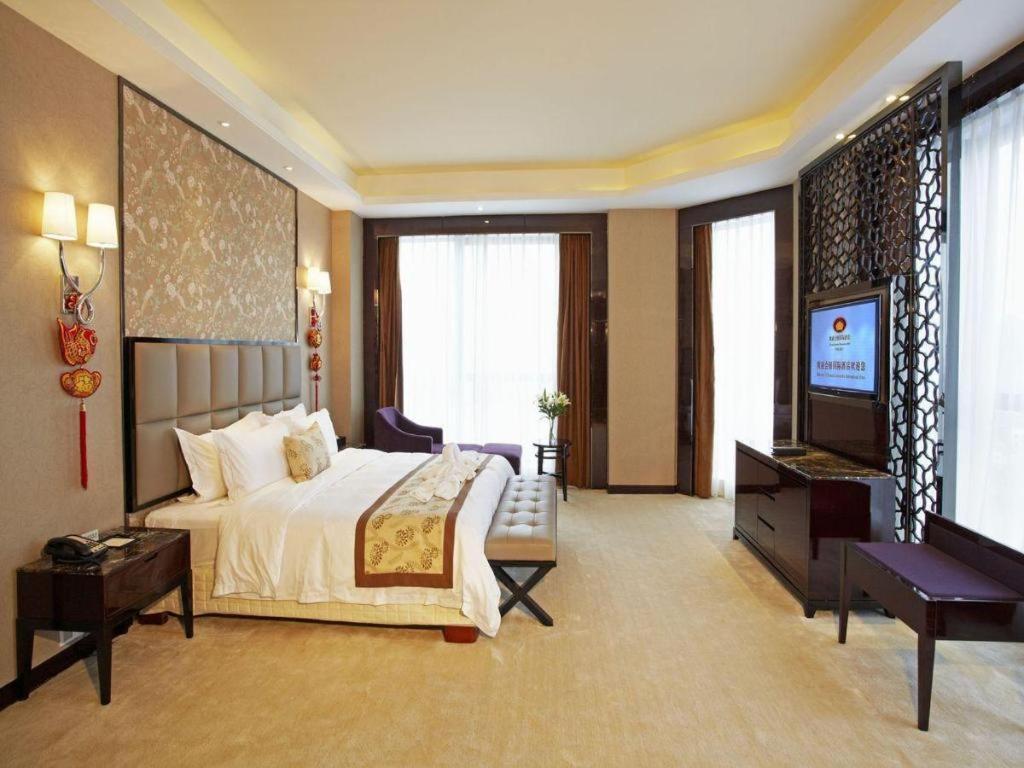 Eurasia Convention International Hotel Wuhan Luaran gambar