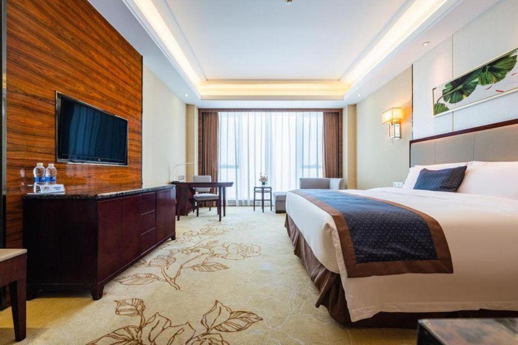 Eurasia Convention International Hotel Wuhan Luaran gambar